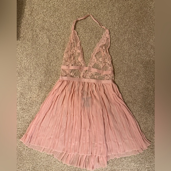 Victoria’s Secret Lacy Backless Pink Babydoll Lingerie Small - Picture 2 of 4
